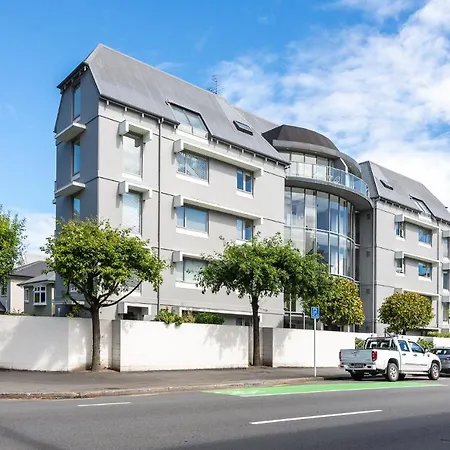 Riverside 1-Bed Apt - In The Heart Of The City